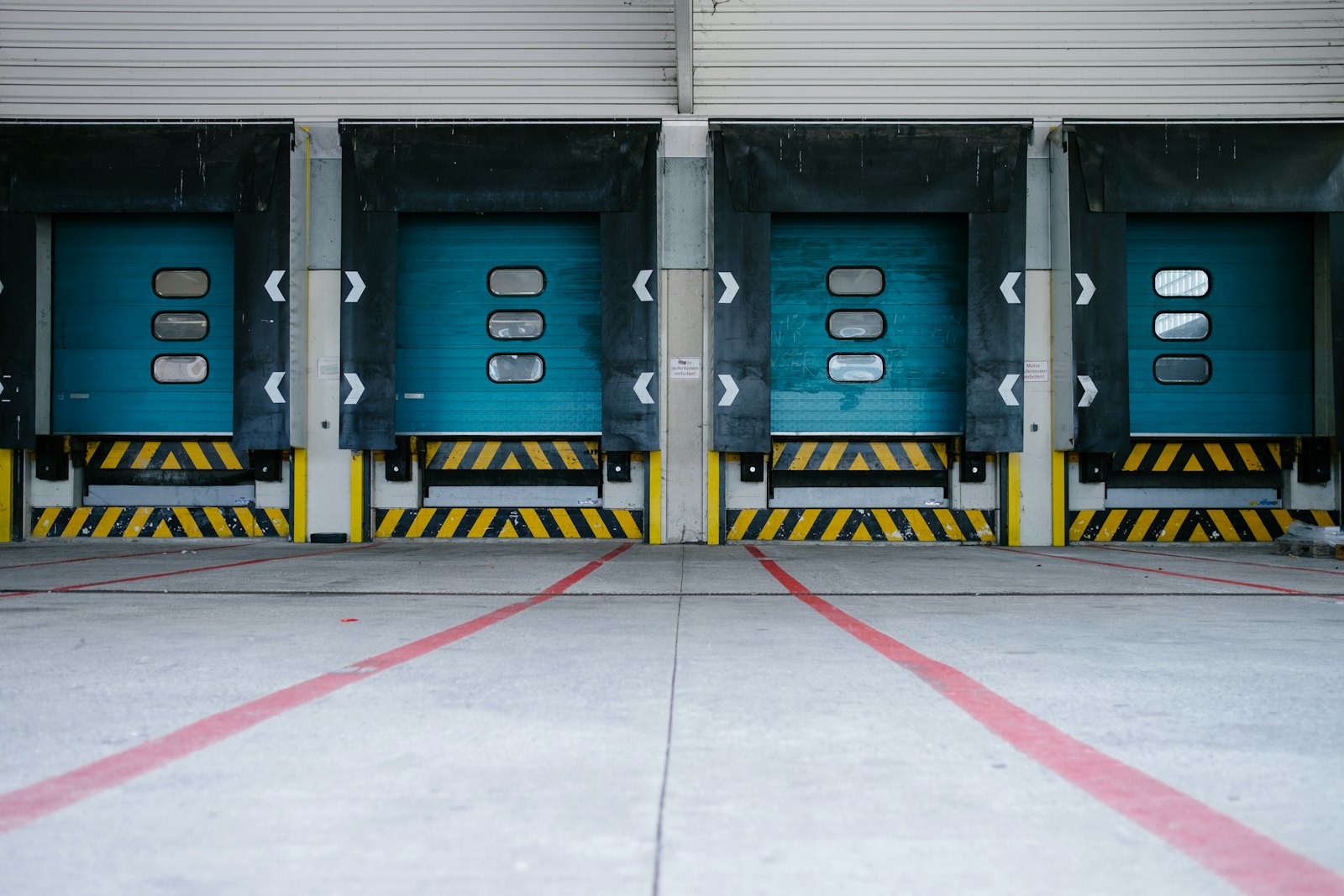 Warehouse loading dock for scheduled release